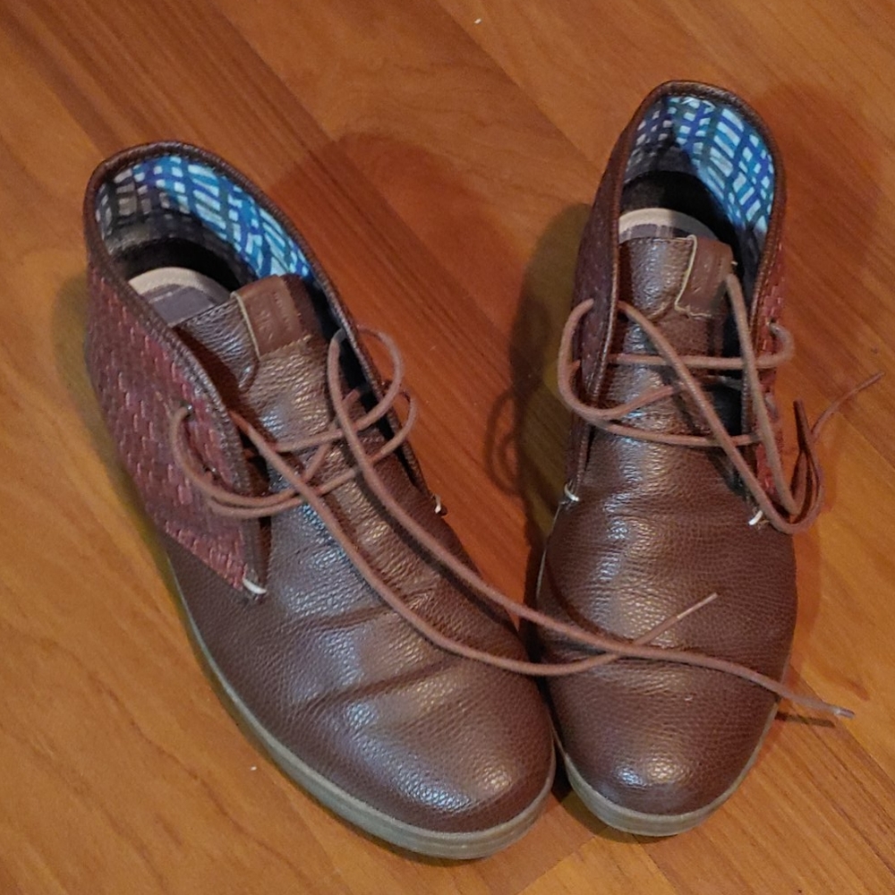 Chukka boots